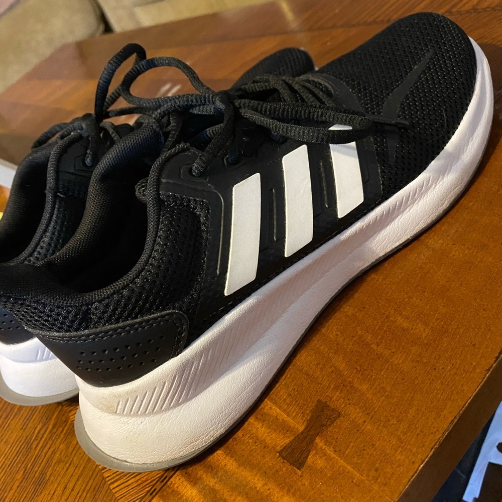Adidas women’s shoes size 7